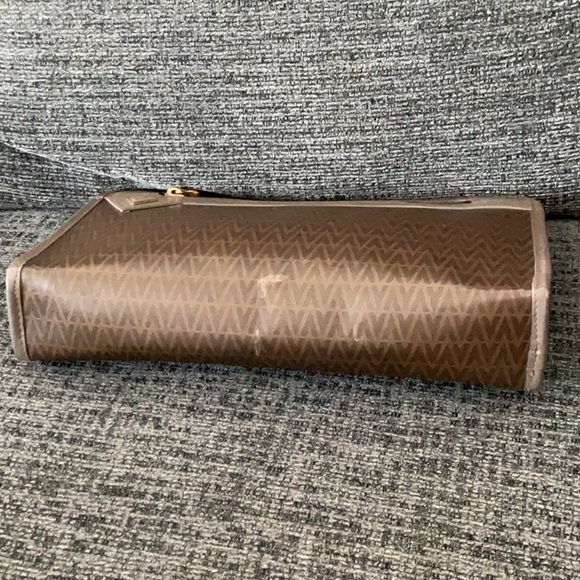 Mario Valentino CLUTCH Bag (1 callout) - Picture 5 of 10